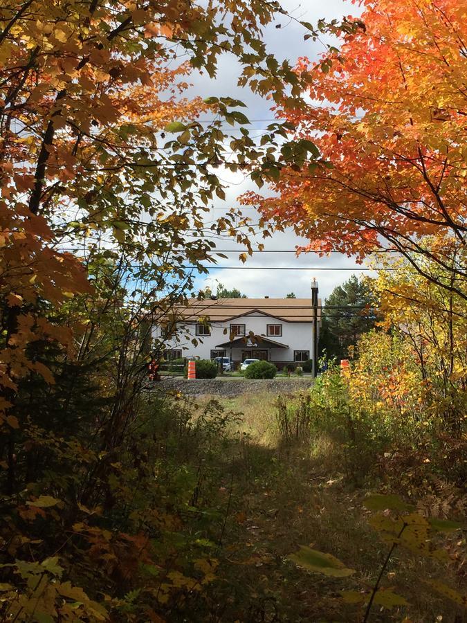 Auberge Motel Drakkar Shawinigan Exterior foto